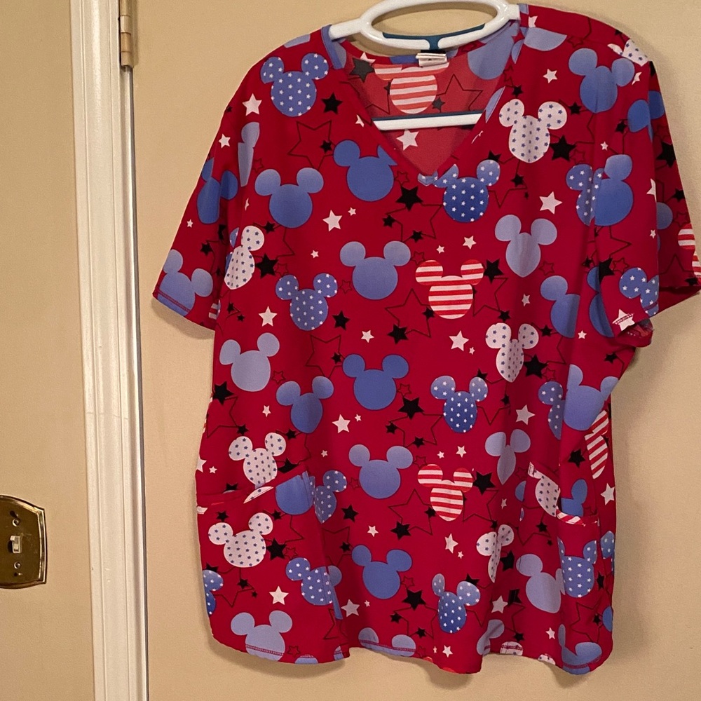3x Mickey American Scrub Top